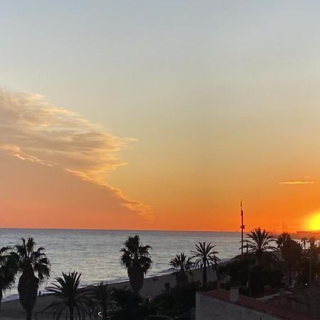 Apartamento Frente Al Mar Canet De Mar Eksteriør bilde